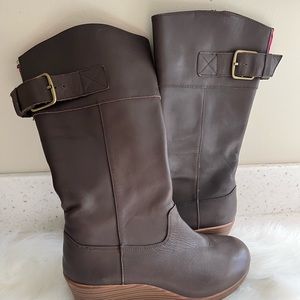 NEW A-Leigh CROCS boot